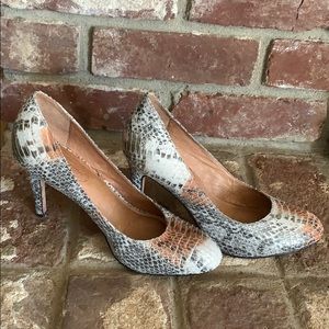 Corso Como Snakeskin Pumps. Cushioned insole-7.5 M